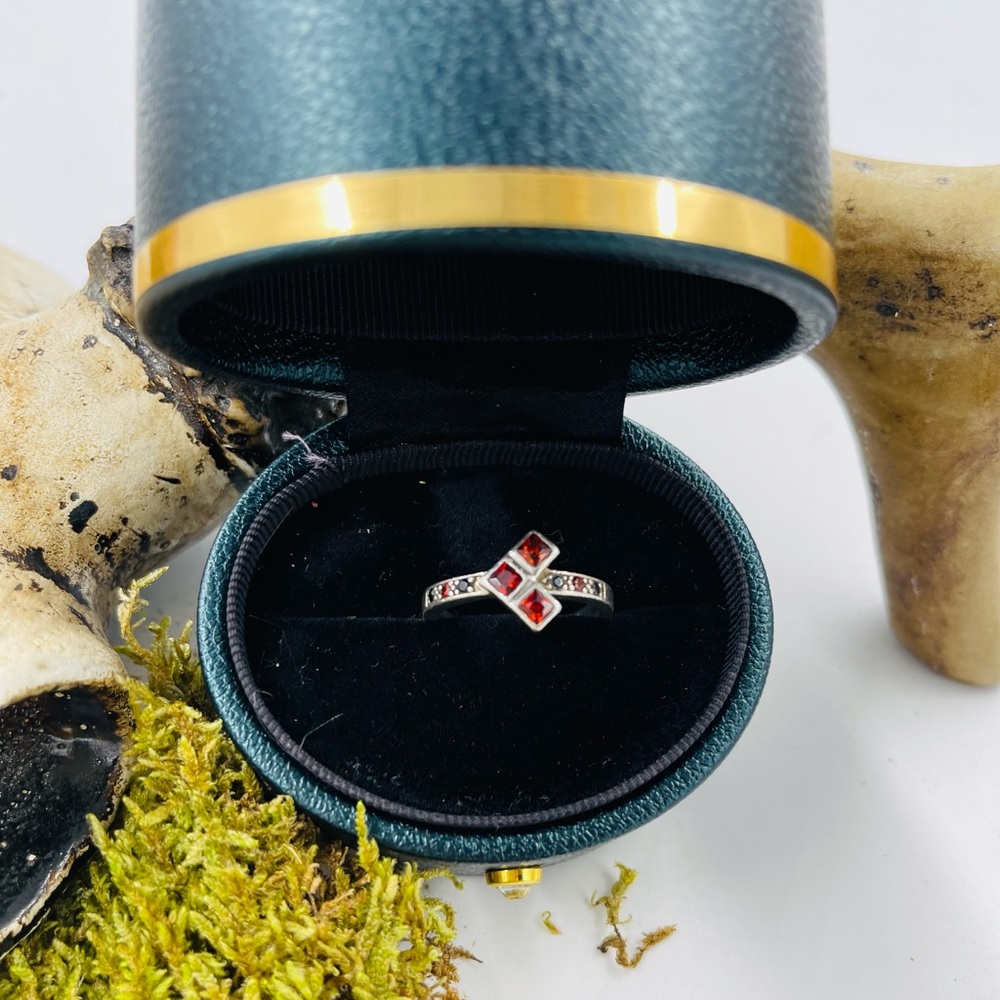 Vintage Art Deco Sterling, Garnet & Jet Trinity Ring. Fidelity -Love -Eternity.